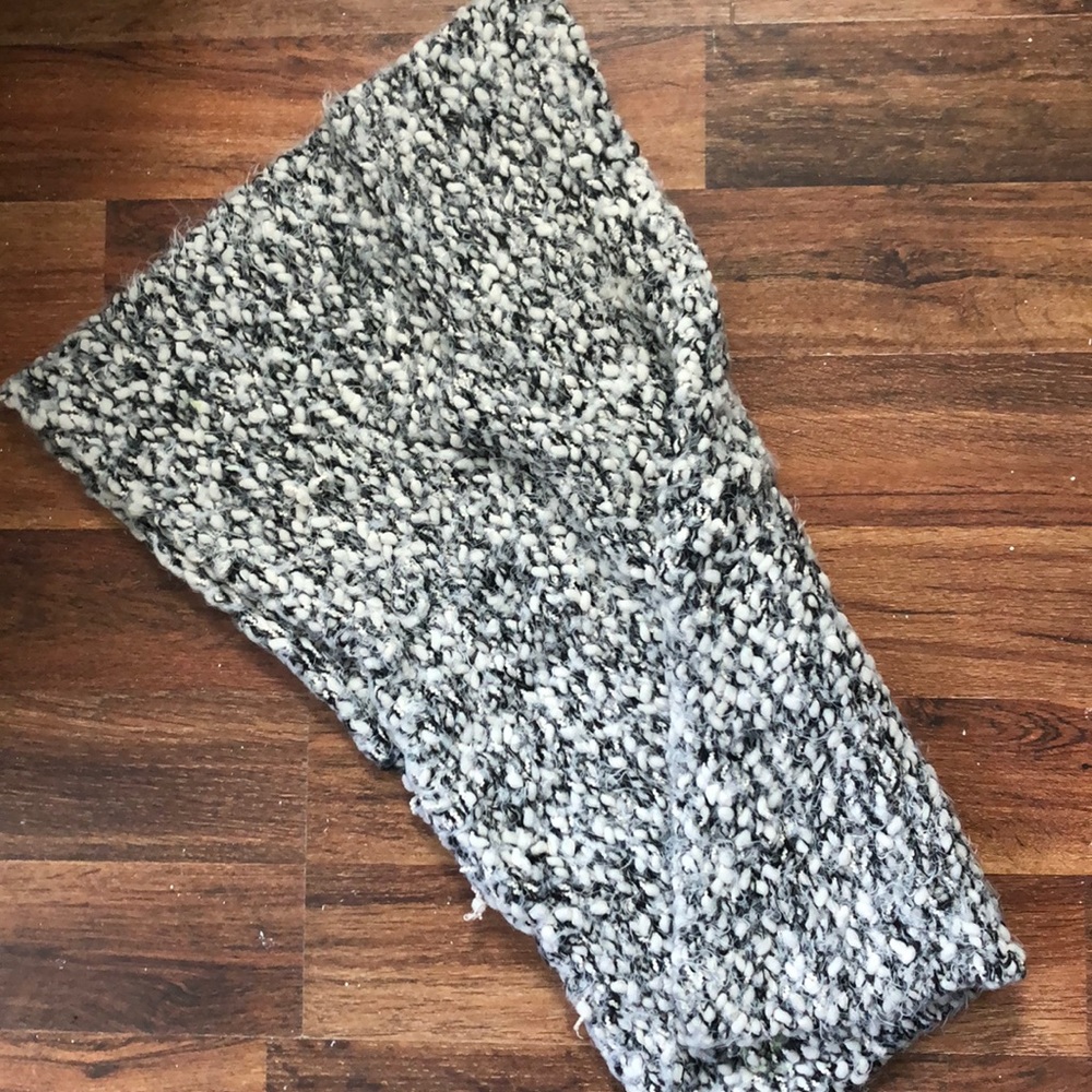 Chunky knit scarf